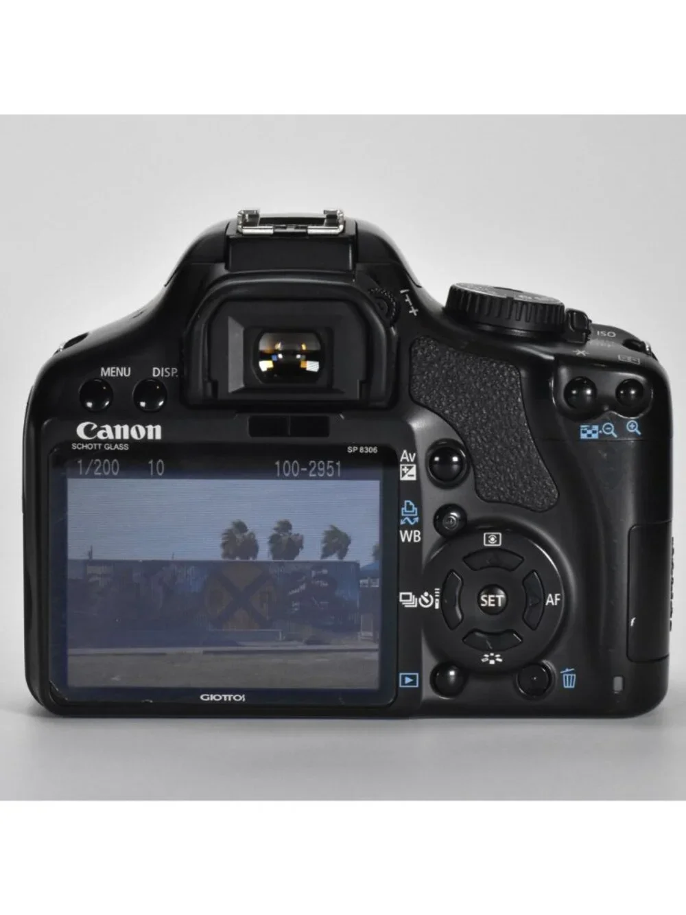 Canon EOS XSi/450D DSLR Digital Camera Canon 18-55mm IS Lens 25,789 Clicks